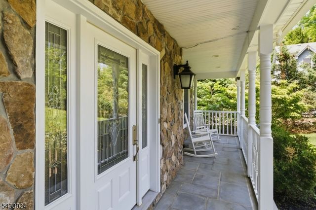 42 Spring Valley Rd, Montvale Boro, NJ 07645