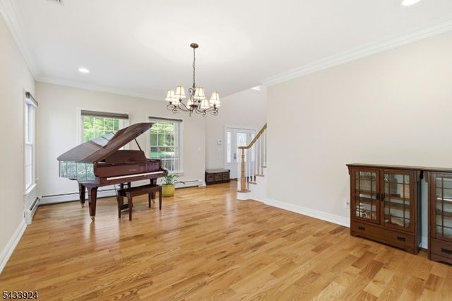 42 Spring Valley Rd, Montvale Boro, NJ 07645