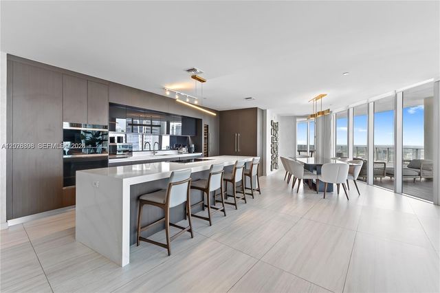 851 NE 1st Ave 5201, Miami, FL 33132