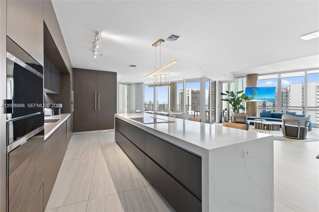 851 NE 1st Ave 5201, Miami, FL 33132