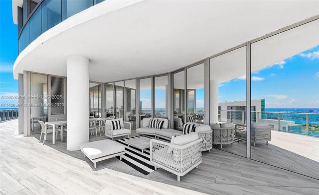 851 NE 1st Ave 5201, Miami, FL 33132