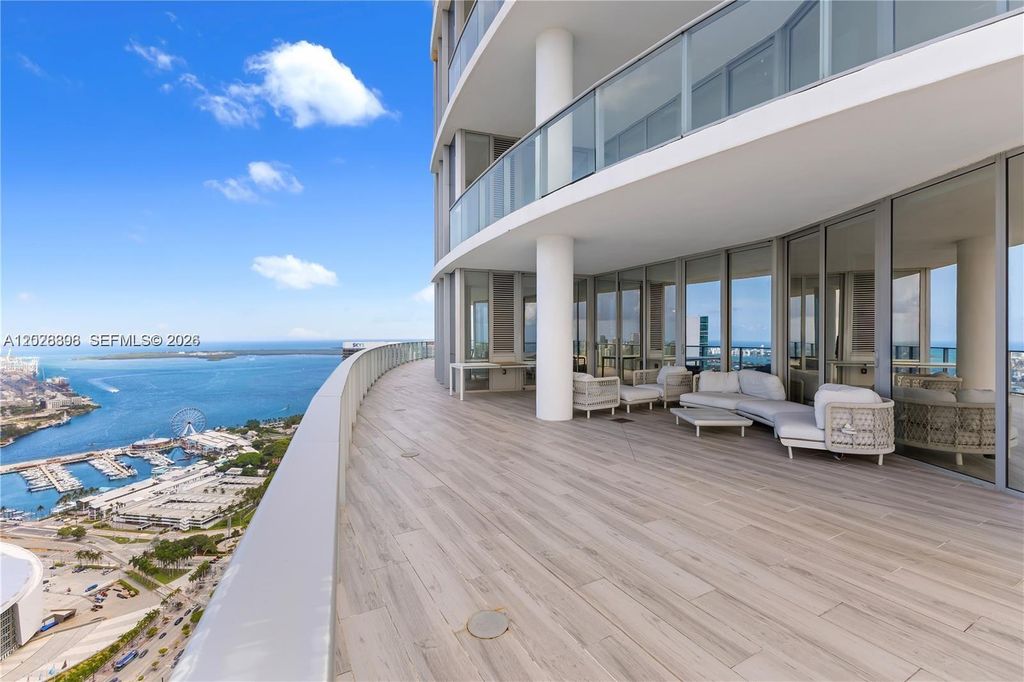 851 NE 1st Ave 5201, Miami, FL 33132