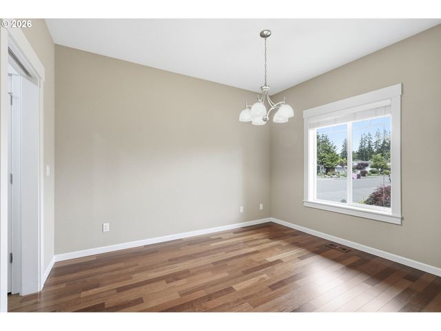 1438 N JUNIPER Pl, Canby, OR 97013