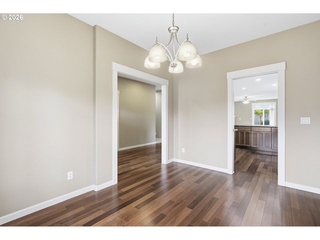 1438 N JUNIPER Pl, Canby, OR 97013