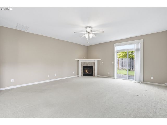 1438 N JUNIPER Pl, Canby, OR 97013