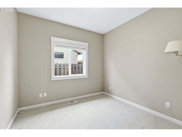 1438 N JUNIPER Pl, Canby, OR 97013