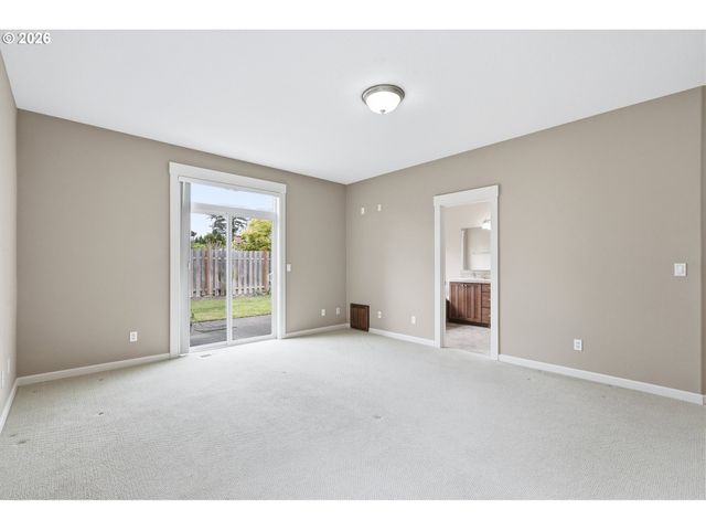1438 N JUNIPER Pl, Canby, OR 97013