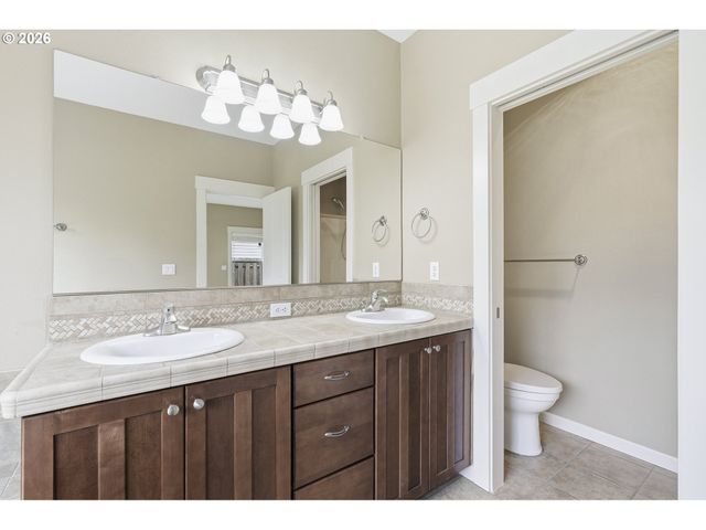 1438 N JUNIPER Pl, Canby, OR 97013