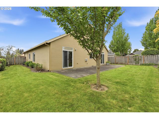 1438 N JUNIPER Pl, Canby, OR 97013