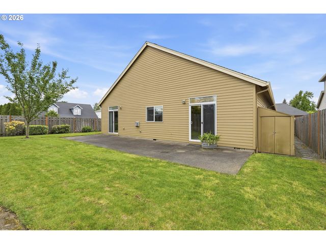 1438 N JUNIPER Pl, Canby, OR 97013