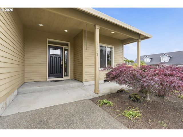 1438 N JUNIPER Pl, Canby, OR 97013