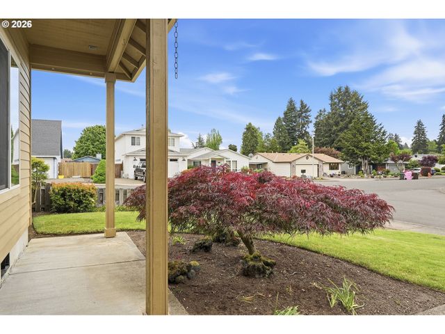 1438 N JUNIPER Pl, Canby, OR 97013