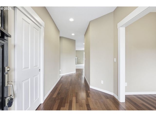 1438 N JUNIPER Pl, Canby, OR 97013