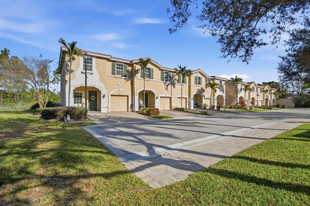 75 SW Squirrel Nest Way, Stuart, FL 34997