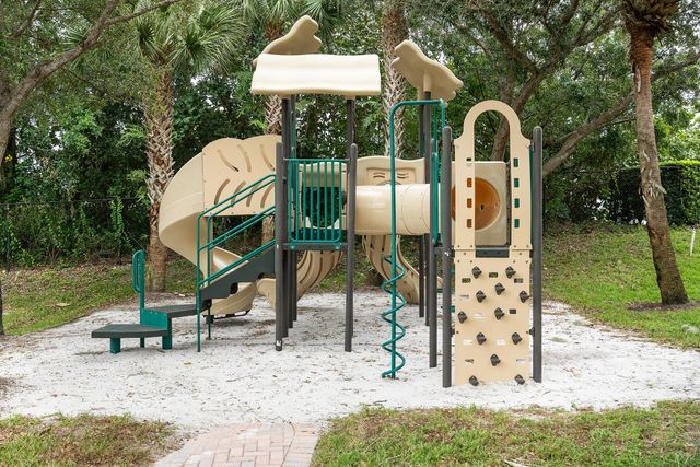 75 SW Squirrel Nest Way, Stuart, FL 34997