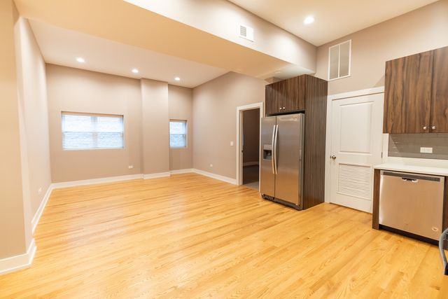 3433 S Indiana Avenue 303, Chicago, IL 60616