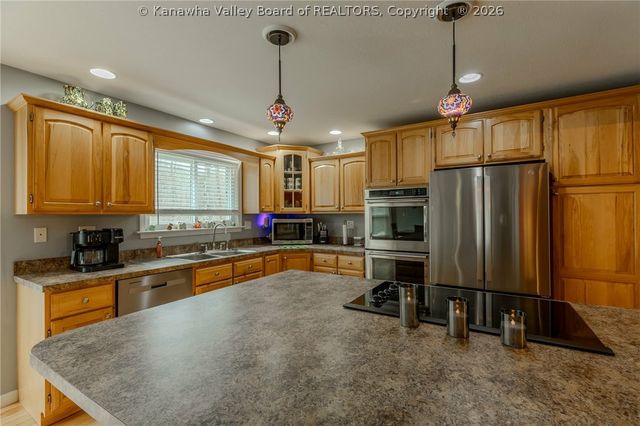 867 Young Hollow Road, Kenna, WV 25248