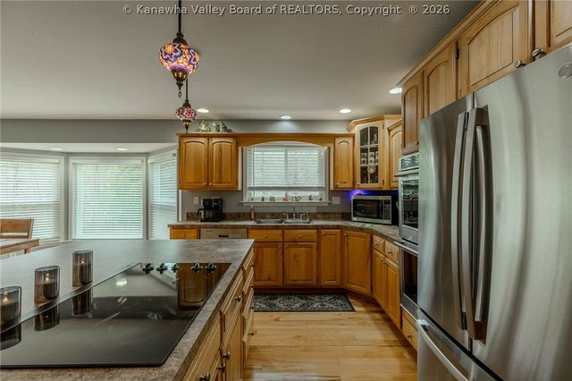 867 Young Hollow Road, Kenna, WV 25248