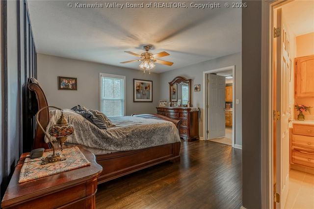 867 Young Hollow Road, Kenna, WV 25248