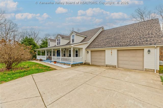 867 Young Hollow Road, Kenna, WV 25248