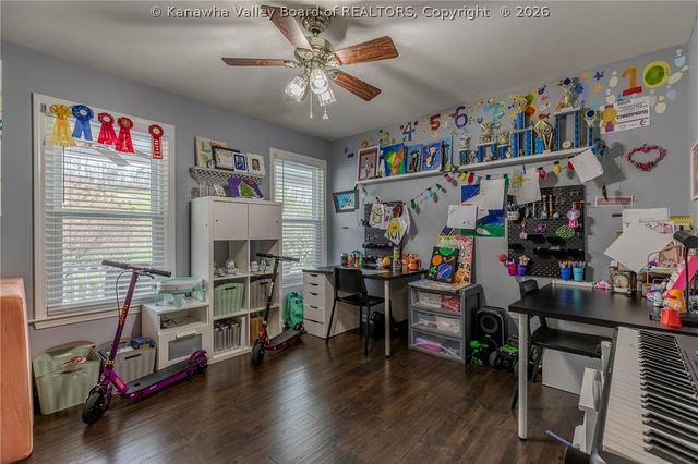 867 Young Hollow Road, Kenna, WV 25248