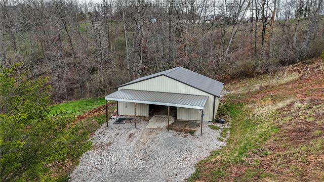 867 Young Hollow Road, Kenna, WV 25248