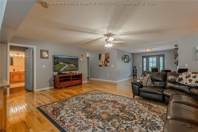 867 Young Hollow Road, Kenna, WV 25248