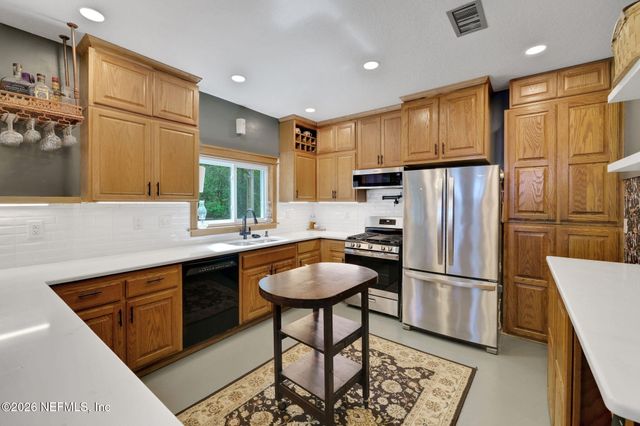 3860 MAGNOLIA Street, Middleburg, FL 32068