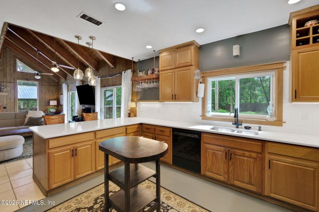 3860 MAGNOLIA Street, Middleburg, FL 32068