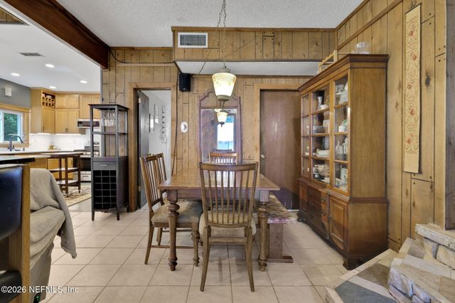 3860 MAGNOLIA Street, Middleburg, FL 32068