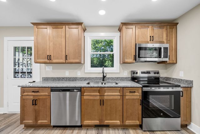 300 High St, Clarksville, TN 37040