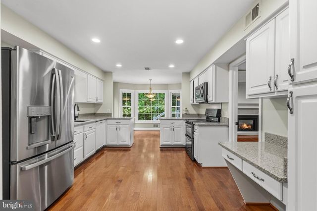 11800 GREY BIRCH PL, Reston, VA 20191