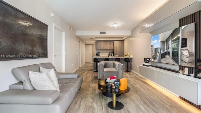 801 S Miami Ave 4407, Miami, FL 33130