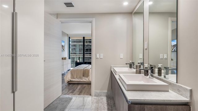 801 S Miami Ave 4407, Miami, FL 33130