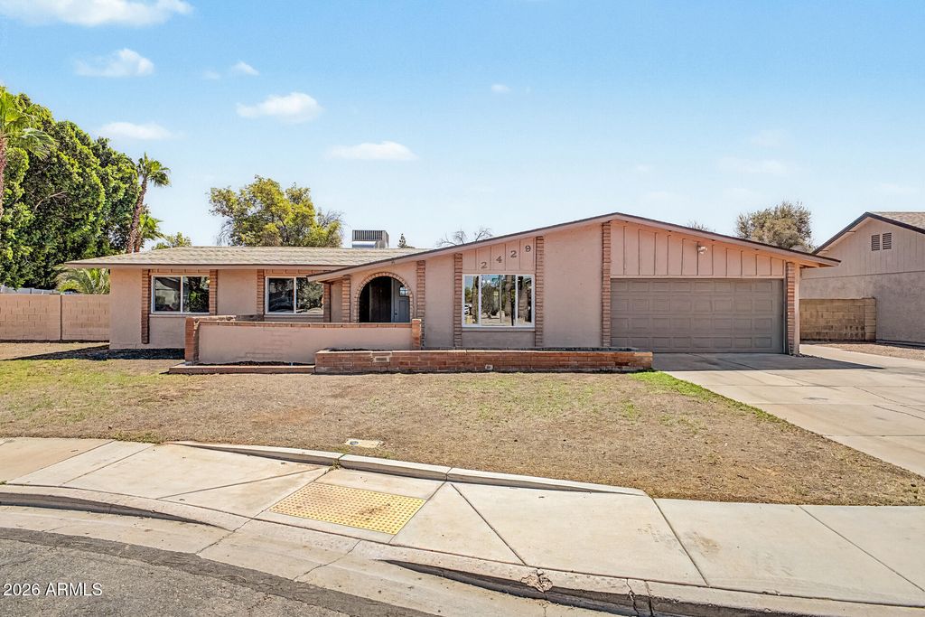 2429 S ROGERS Street, Mesa, AZ 85202