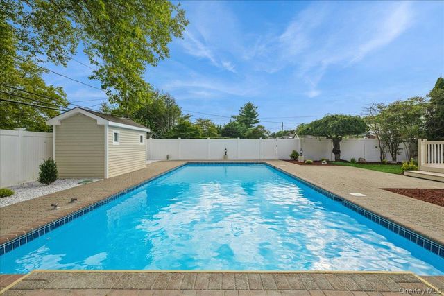 120 Seaman Road, Jericho, NY 11753