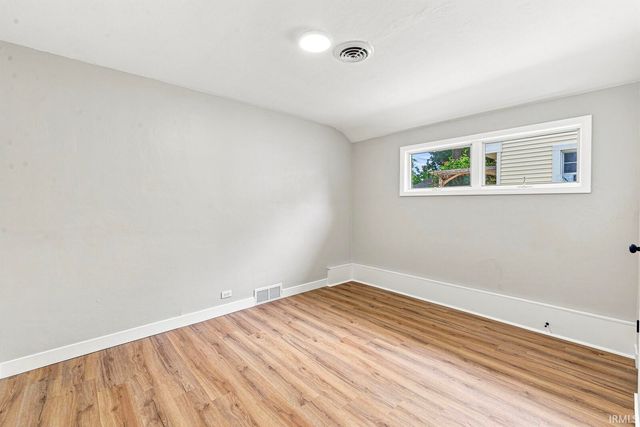 102 S Greenlawn Avenue, South Bend, IN 46617