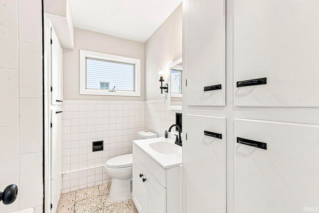 102 S Greenlawn Avenue, South Bend, IN 46617