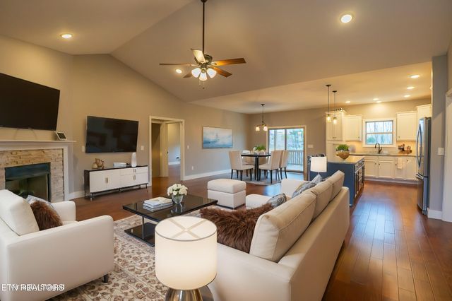 2661 Vista Meadows Lane, Sevierville, TN 37876