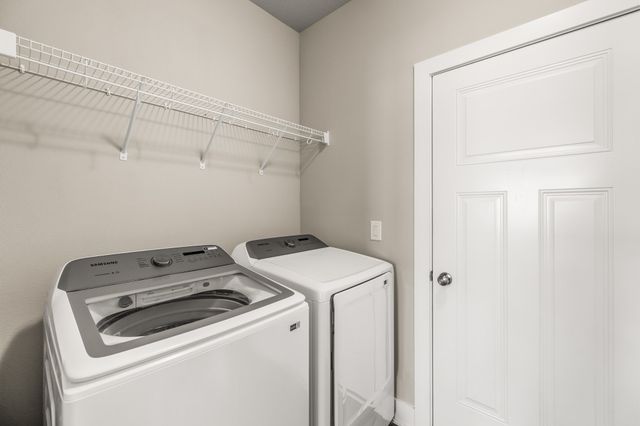 683 SE Dapple Drive, West Des Moines, IA 50265