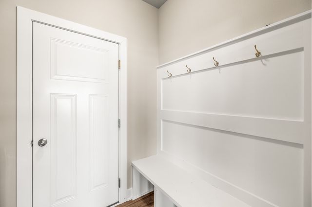 683 SE Dapple Drive, West Des Moines, IA 50265