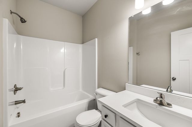 683 SE Dapple Drive, West Des Moines, IA 50265