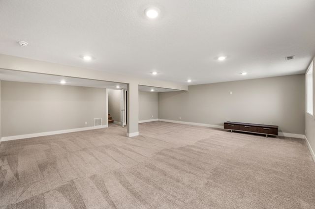 683 SE Dapple Drive, West Des Moines, IA 50265