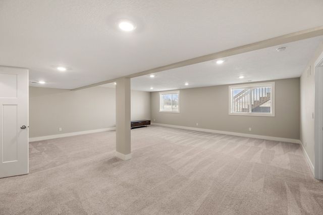 683 SE Dapple Drive, West Des Moines, IA 50265