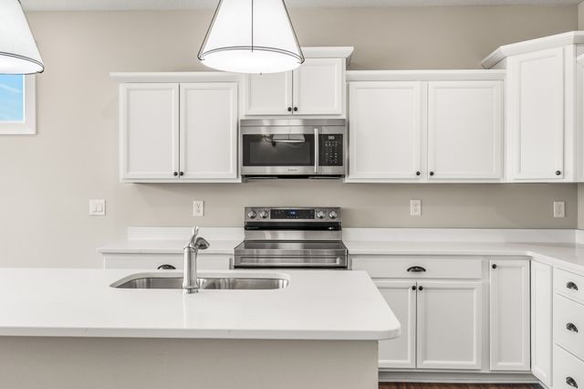 683 SE Dapple Drive, West Des Moines, IA 50265