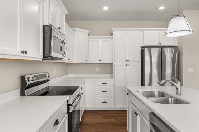 683 SE Dapple Drive, West Des Moines, IA 50265