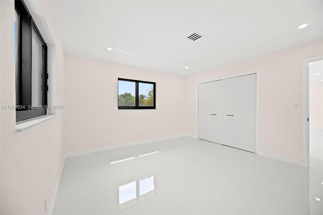 21 SE 7th St, Pompano Beach, FL 33060