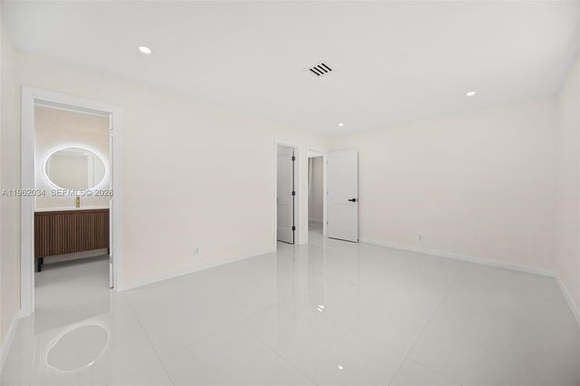 21 SE 7th St, Pompano Beach, FL 33060