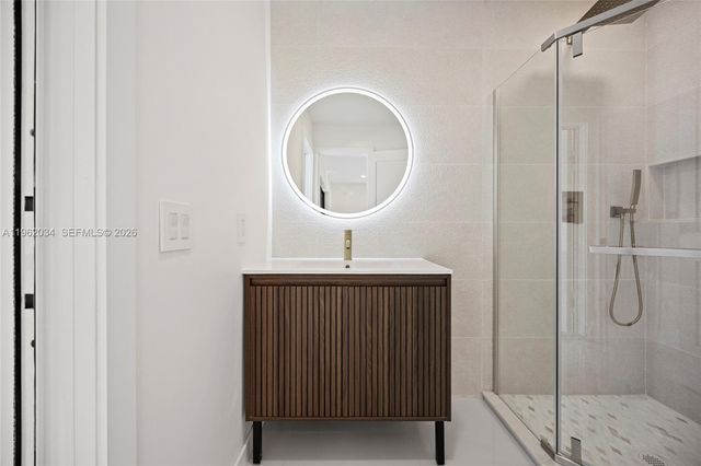 21 SE 7th St, Pompano Beach, FL 33060