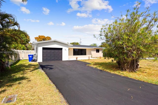 21 SE 7th St, Pompano Beach, FL 33060